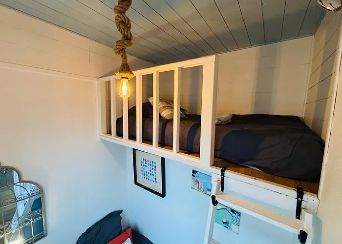 Jolie Cottage Idealement Situee